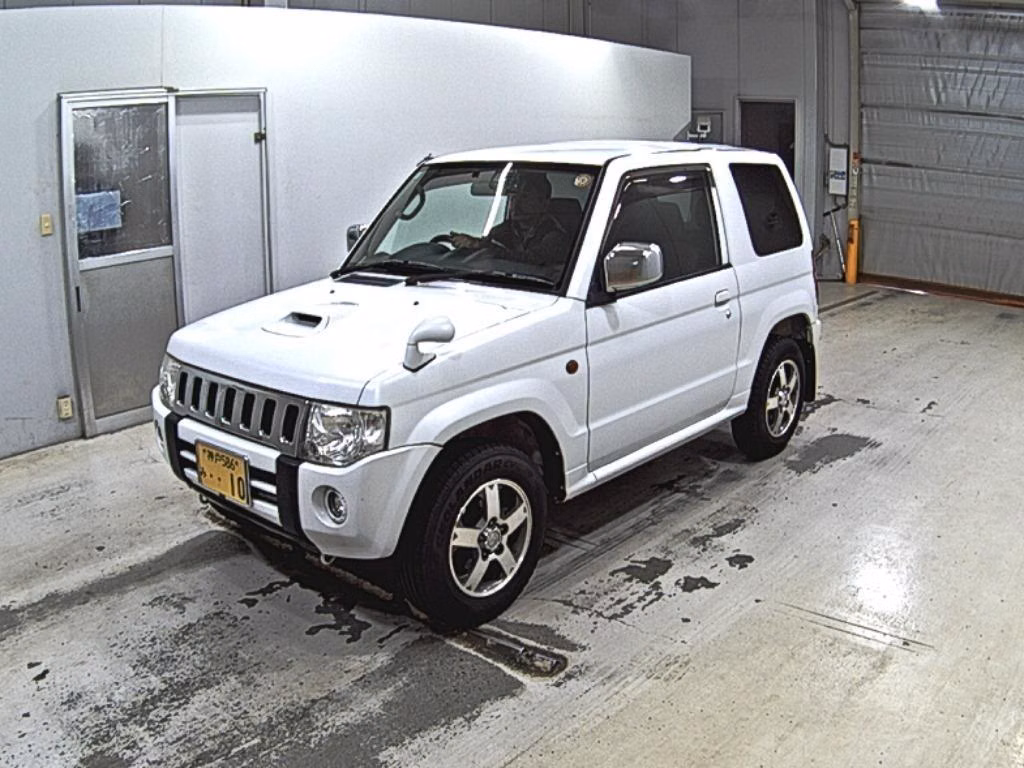 MITSUBISHI PAJERO MINI
