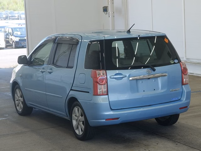 TOYOTA RAUM