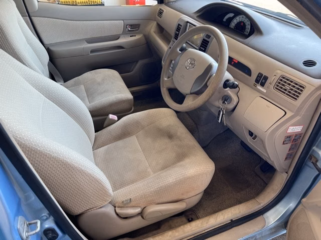 TOYOTA RAUM