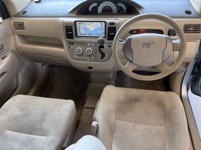 TOYOTA RAUM