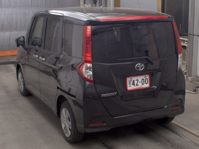 TOYOTA ROOMY