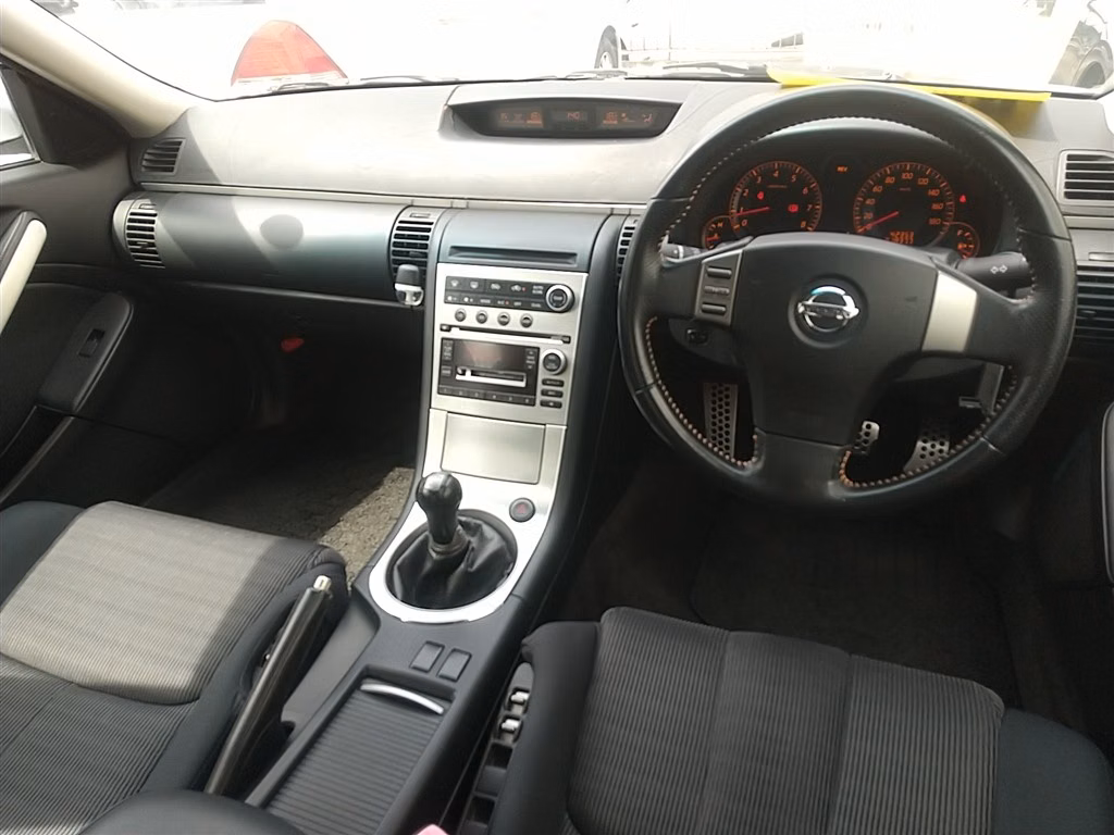 NISSAN SKYLINE