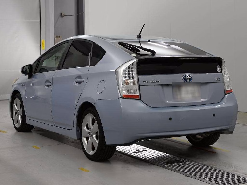 TOYOTA PRIUS