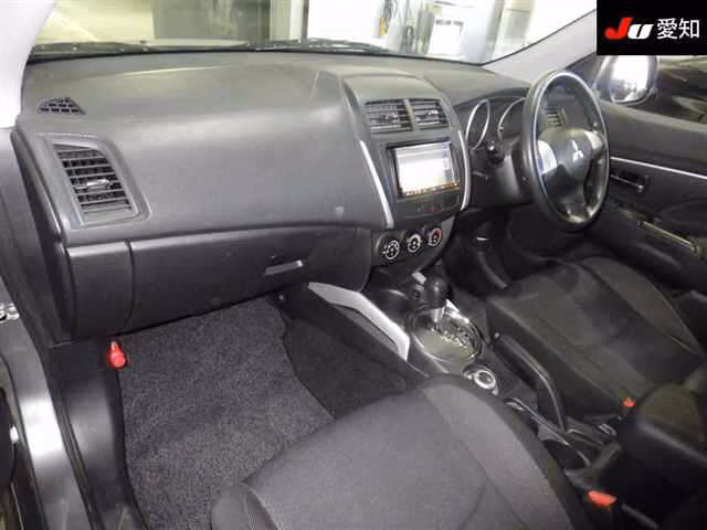 MITSUBISHI RVR