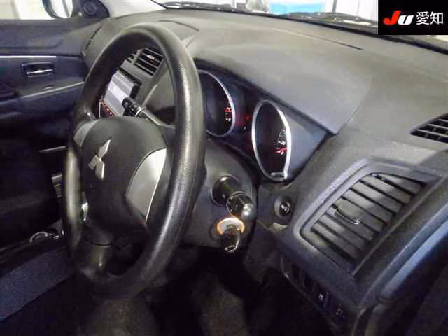 MITSUBISHI RVR
