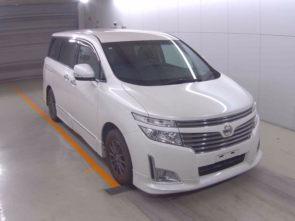 NISSAN ELGRAND