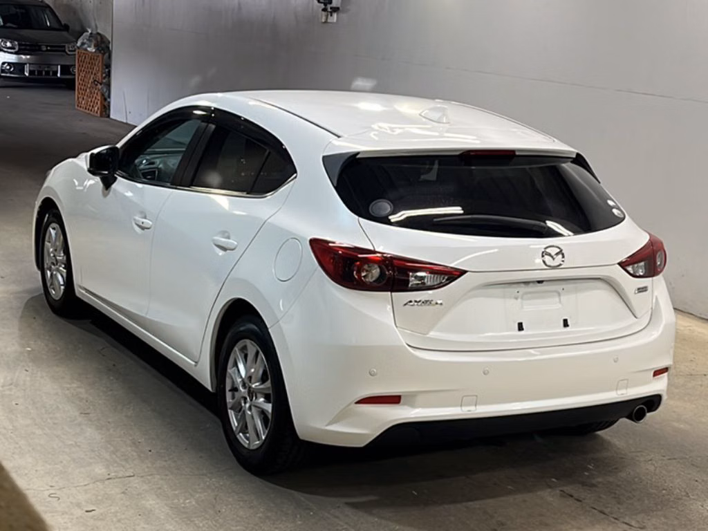 MAZDA AXELA