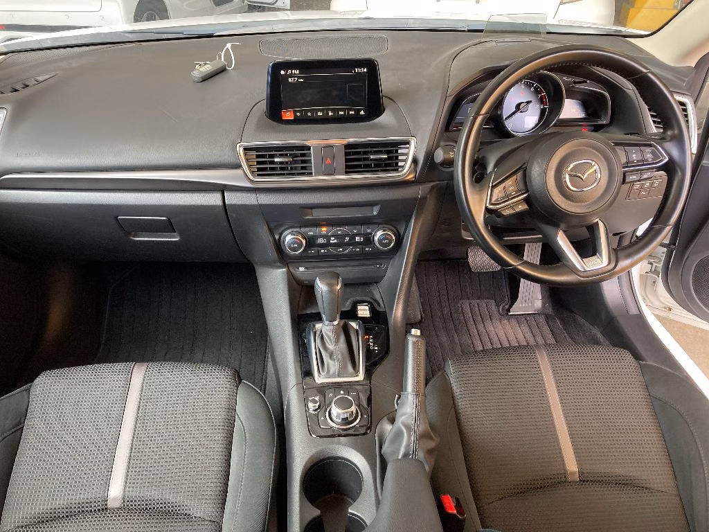 MAZDA AXELA