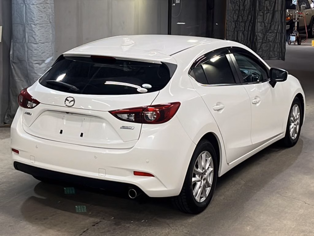 MAZDA AXELA