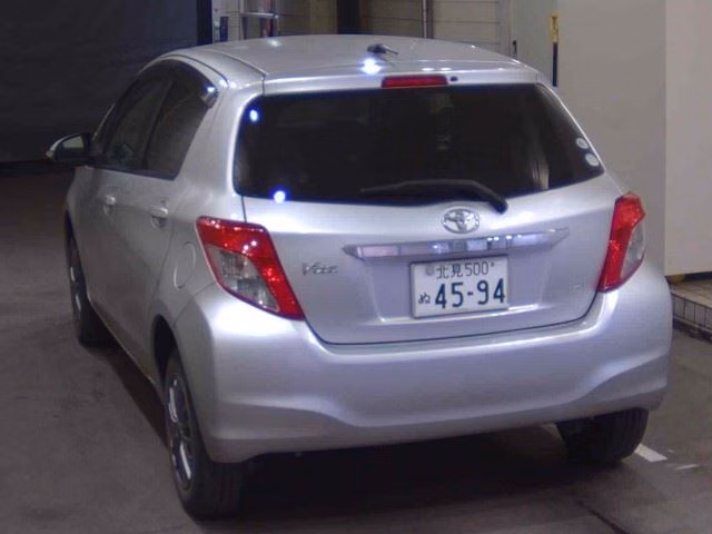 TOYOTA VITZ