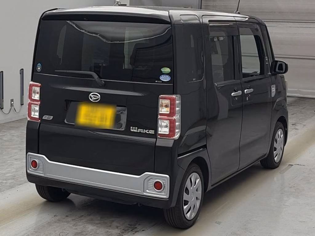DAIHATSU WAKE
