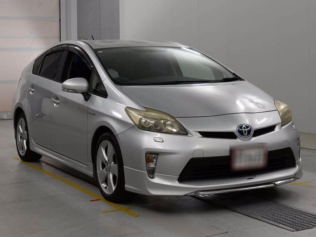 TOYOTA PRIUS