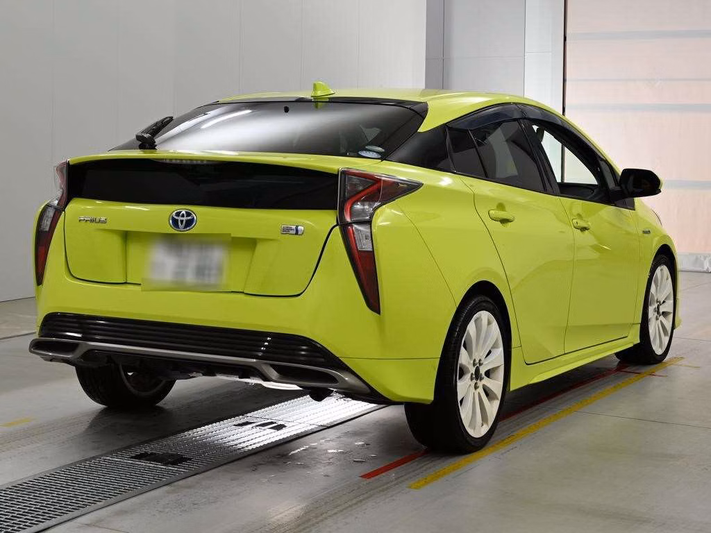 TOYOTA PRIUS