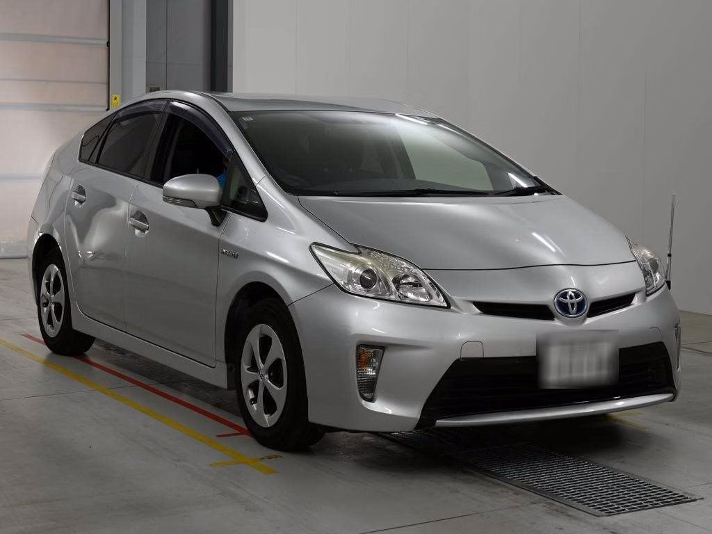 TOYOTA PRIUS