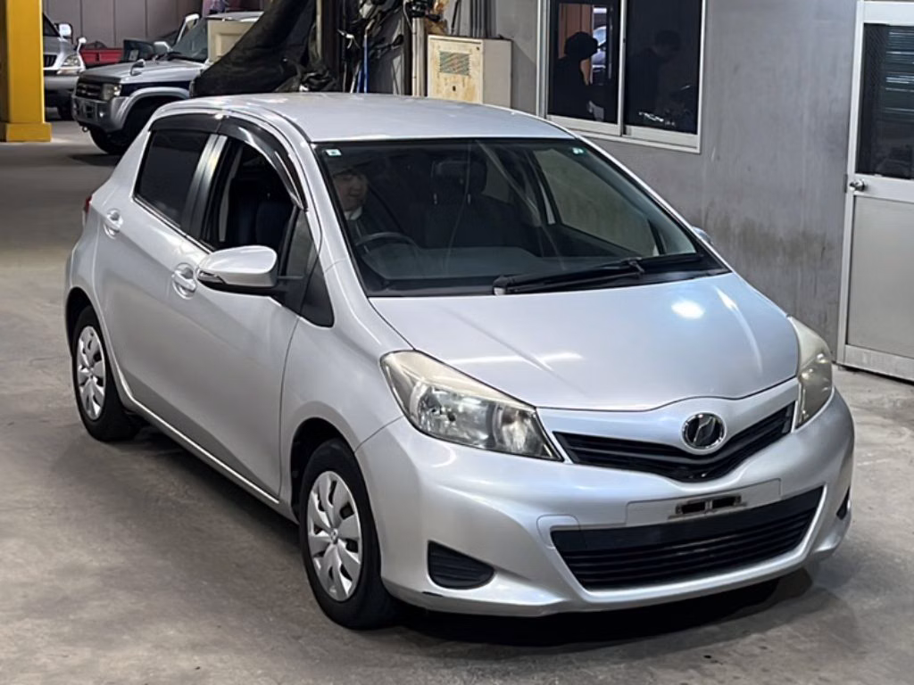TOYOTA VITZ