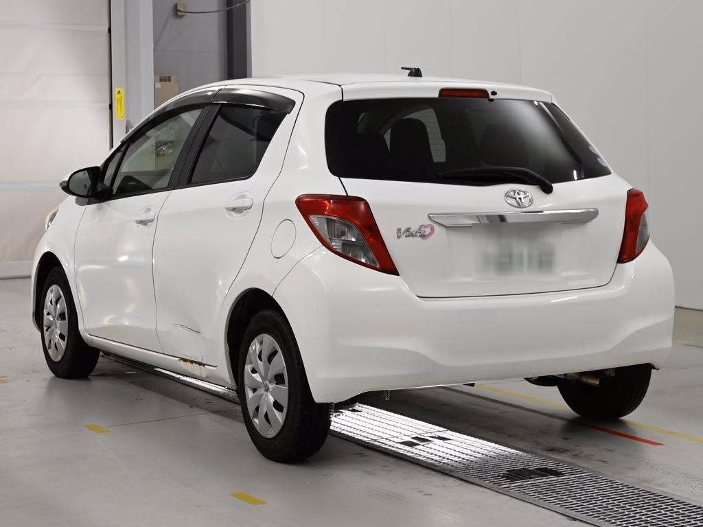 TOYOTA VITZ
