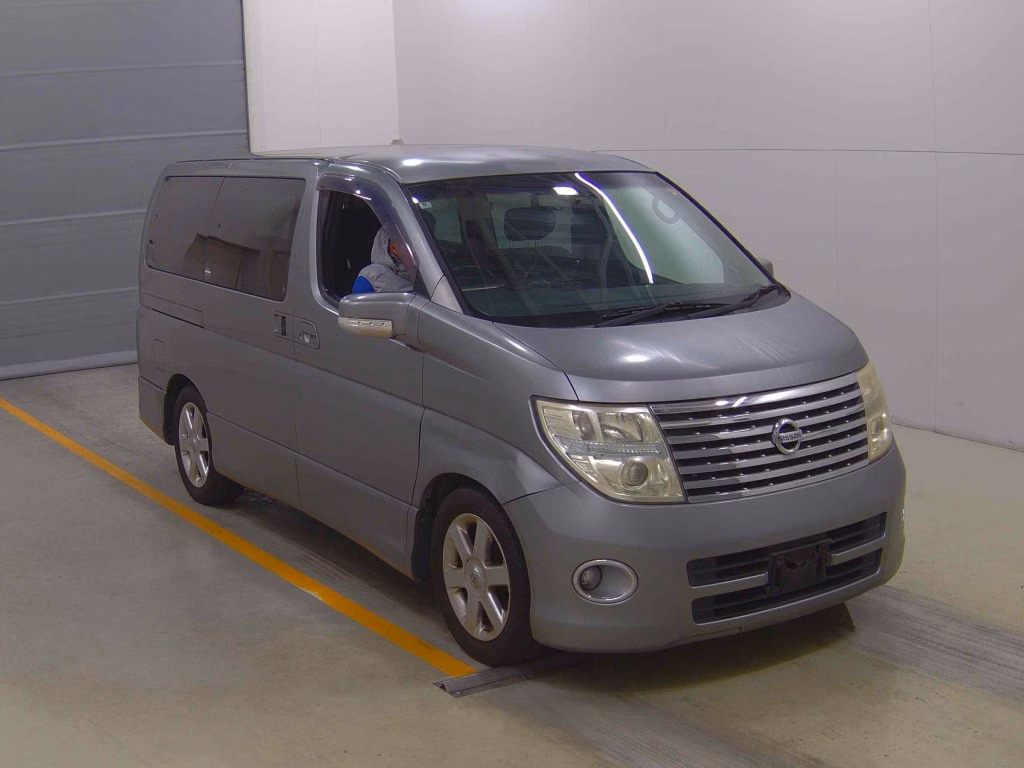 NISSAN ELGRAND