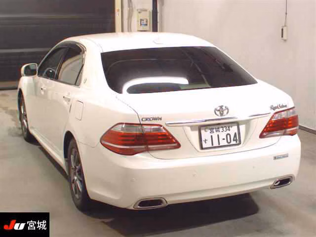 TOYOTA CROWN