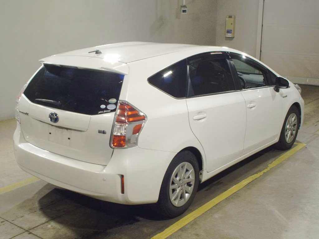 TOYOTA PRIUS ALPHA