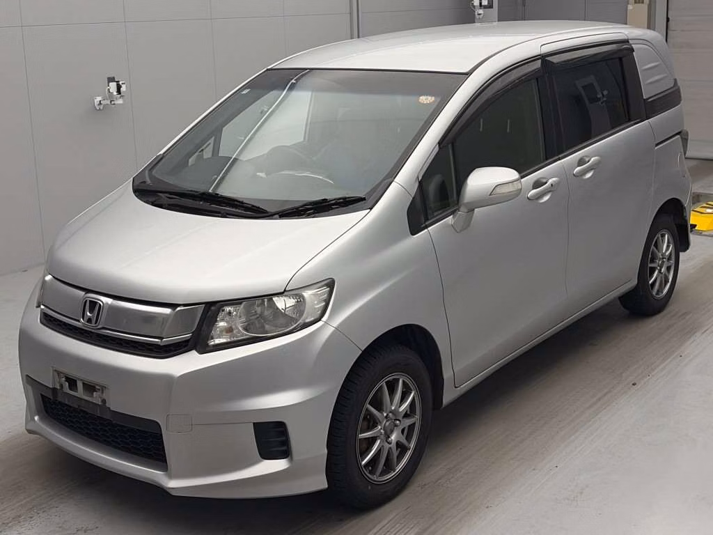 HONDA FREED SPIKE