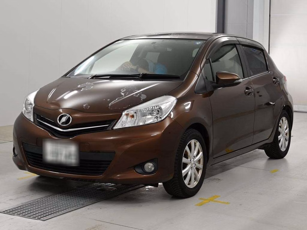 TOYOTA VITZ