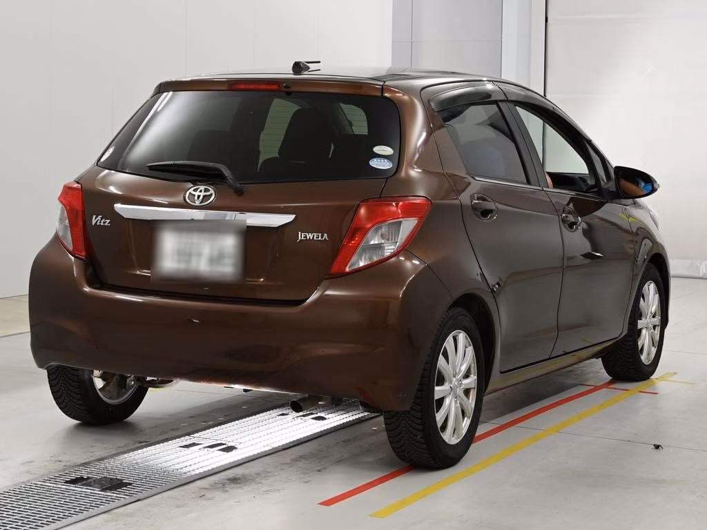 TOYOTA VITZ
