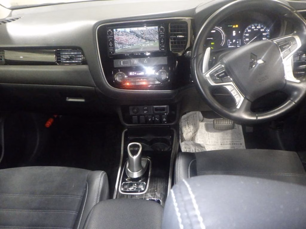 MITSUBISHI OUTLANDER