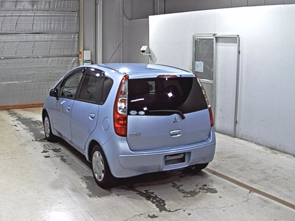 MITSUBISHI COLT