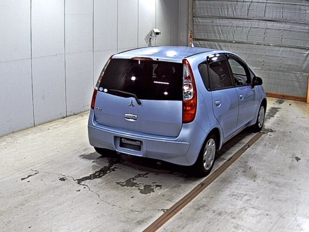 MITSUBISHI COLT