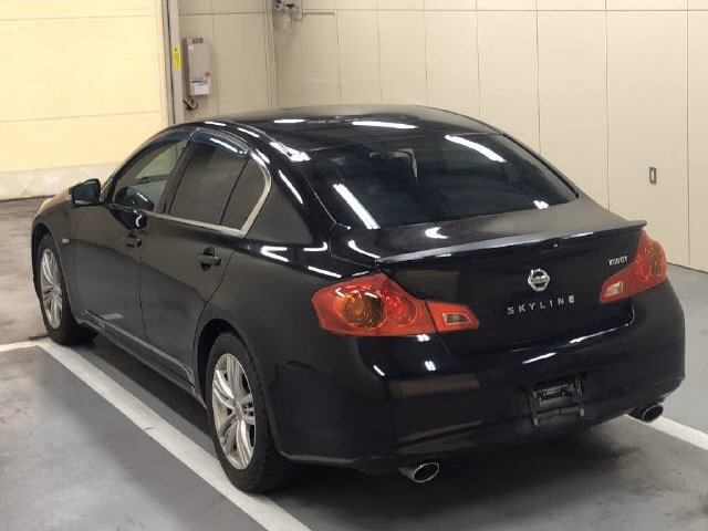 NISSAN SKYLINE