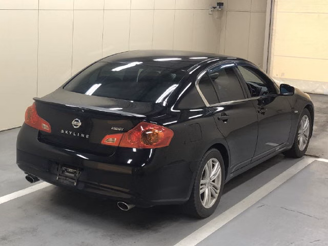 NISSAN SKYLINE