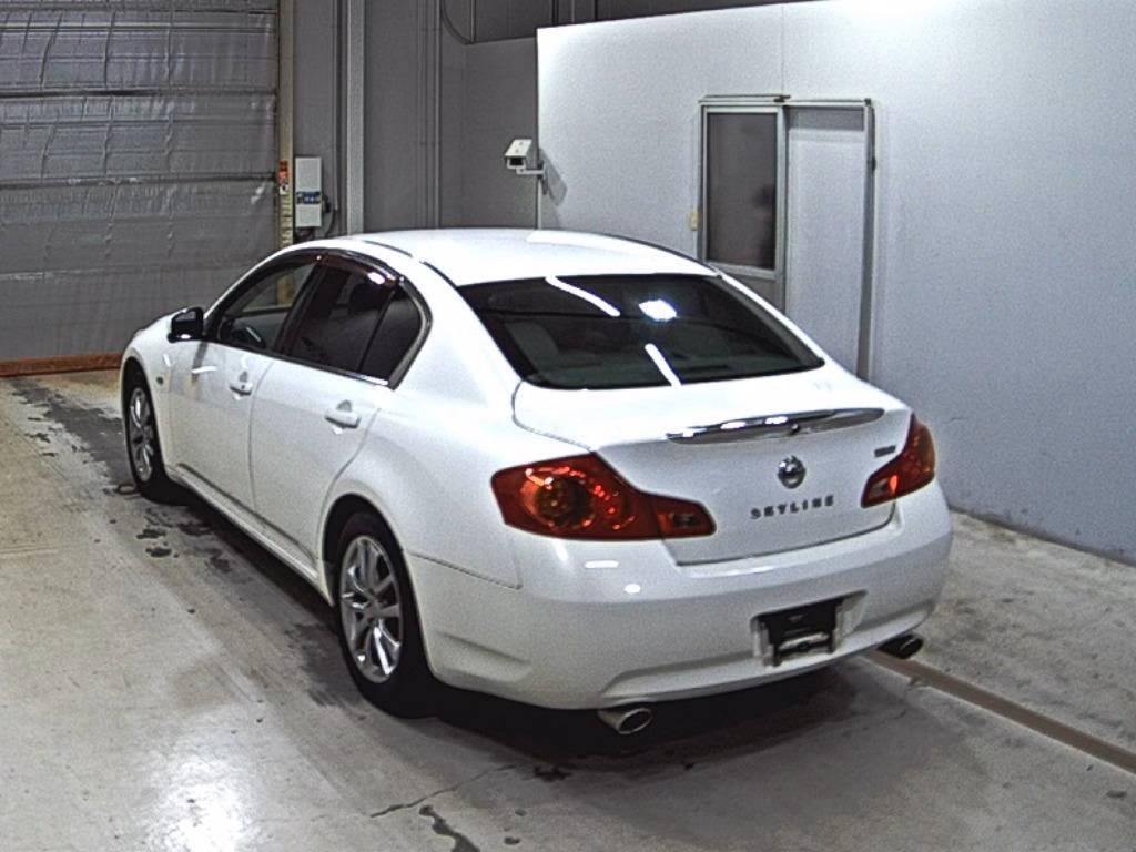 NISSAN SKYLINE