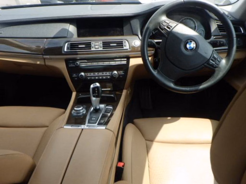 BMW 7-SERIES