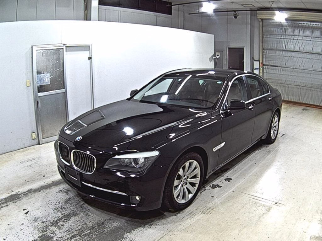 BMW 7-SERIES