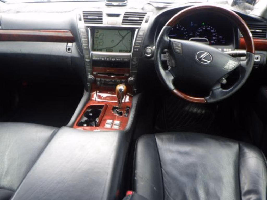 LEXUS LS600H