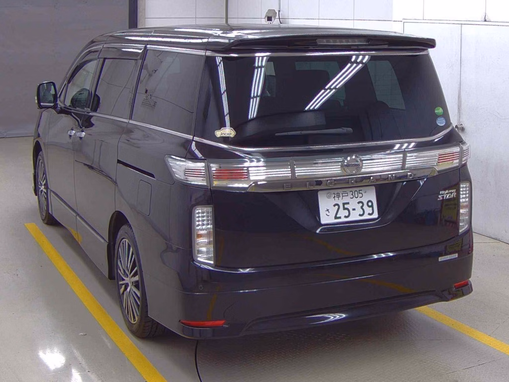 NISSAN ELGRAND