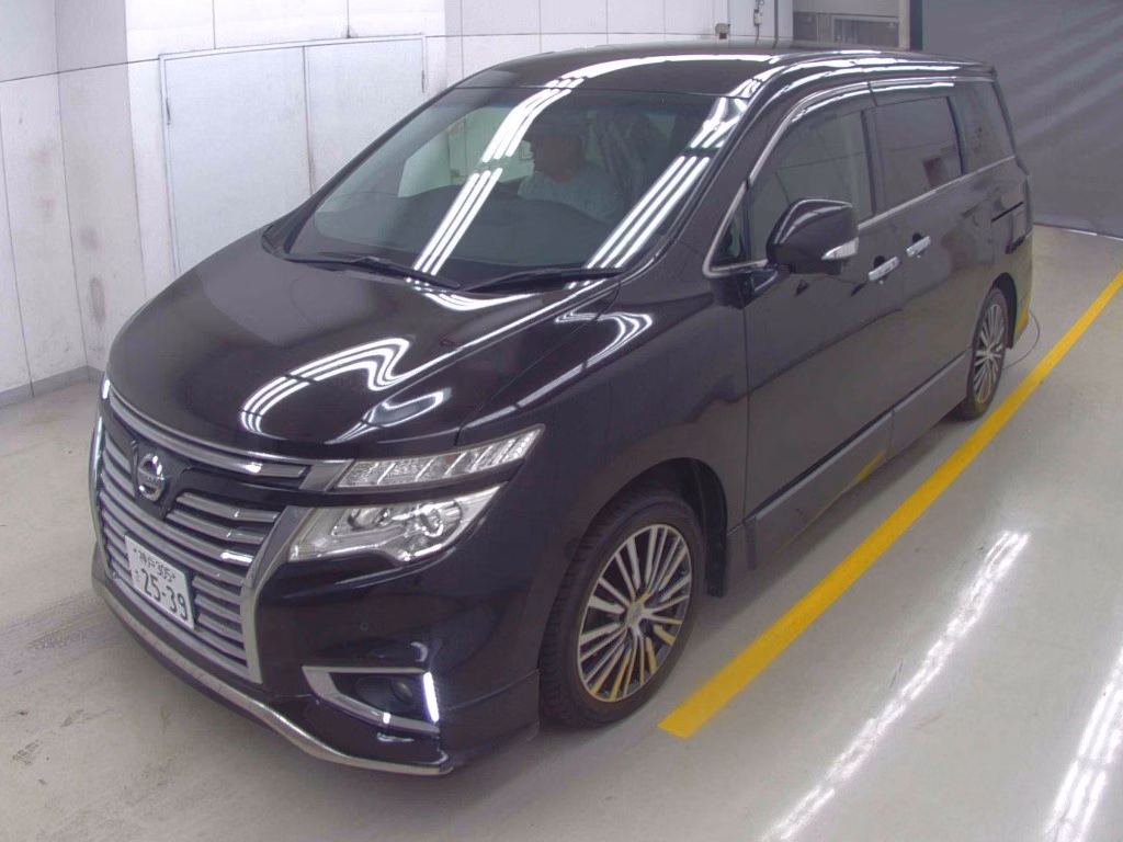 NISSAN ELGRAND