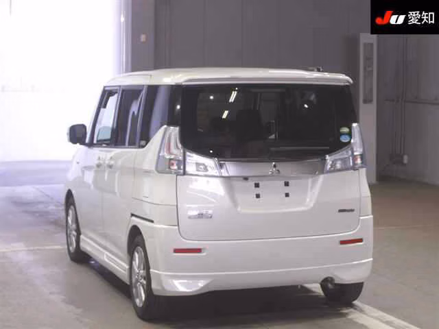 MITSUBISHI DELICA D:2