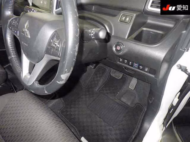 MITSUBISHI DELICA D:2