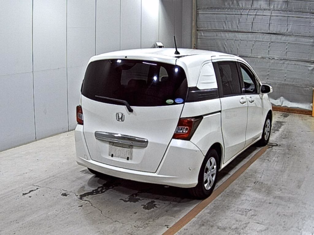 HONDA FREED SPIKE