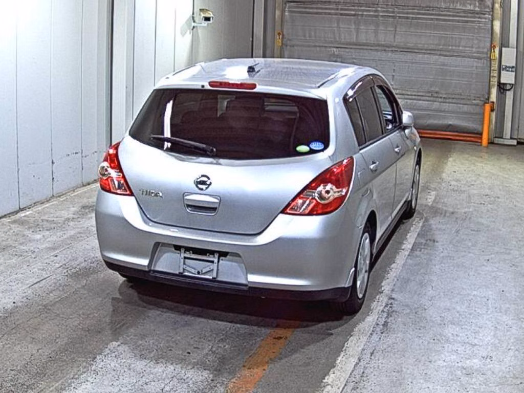 NISSAN TIIDA