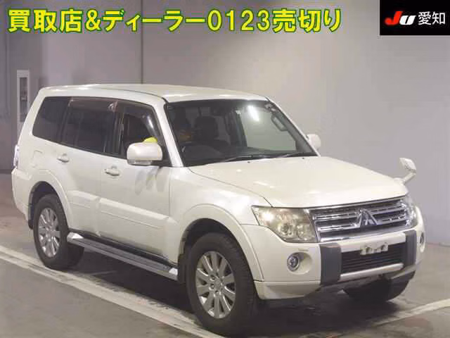 MITSUBISHI PAJERO