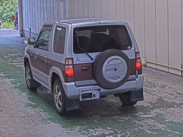 MITSUBISHI PAJERO MINI