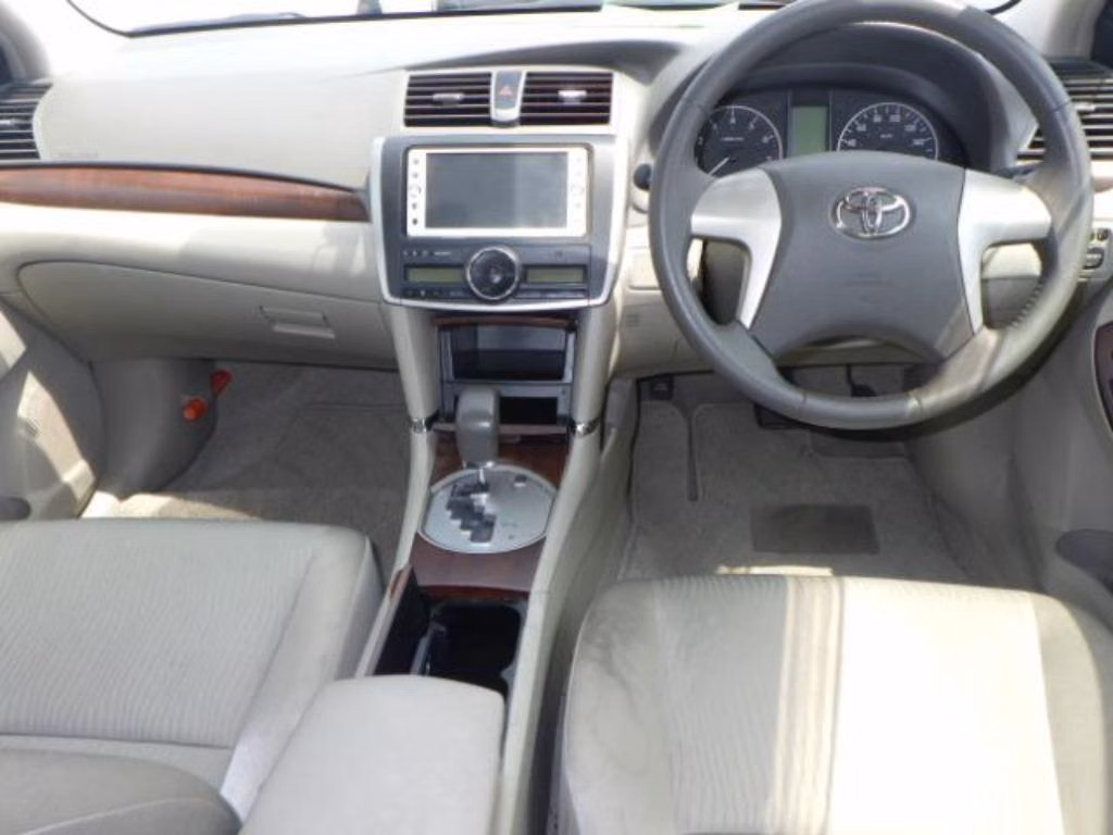 TOYOTA PREMIO