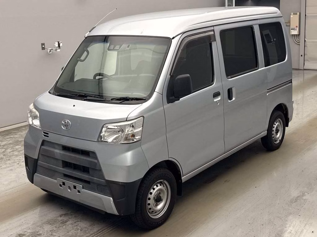 TOYOTA PIXIS VAN