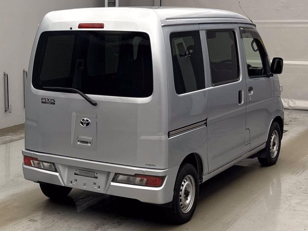 TOYOTA PIXIS VAN