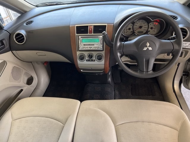 MITSUBISHI COLT