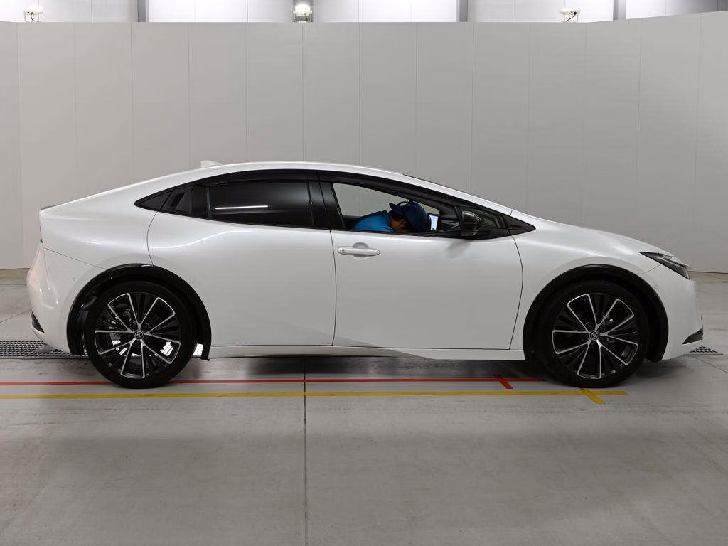TOYOTA PRIUS