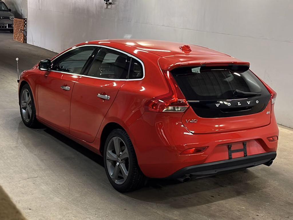 VOLVO V40