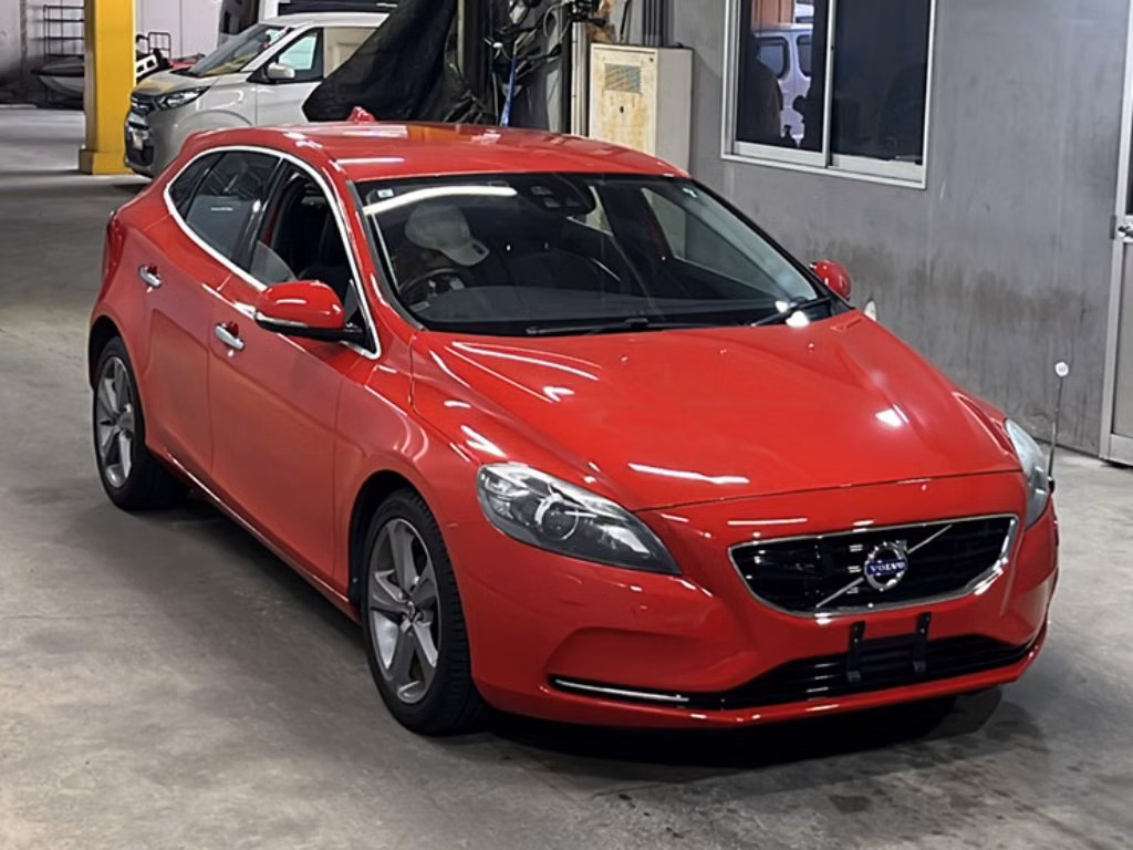 VOLVO V40